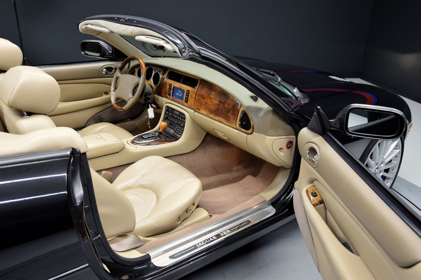 Fahrzeugabbildung Jaguar XKR Convertible Sitzh. Klimaaut. Alpine Tempomat
