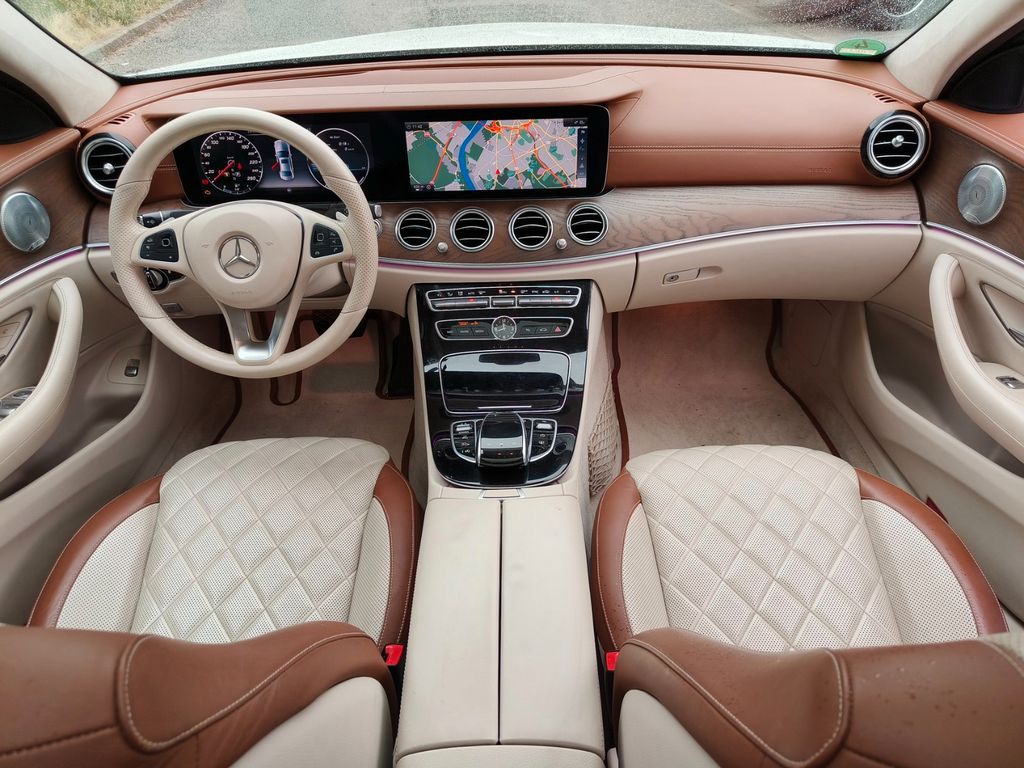 Image of Mercedes-Benz E 250