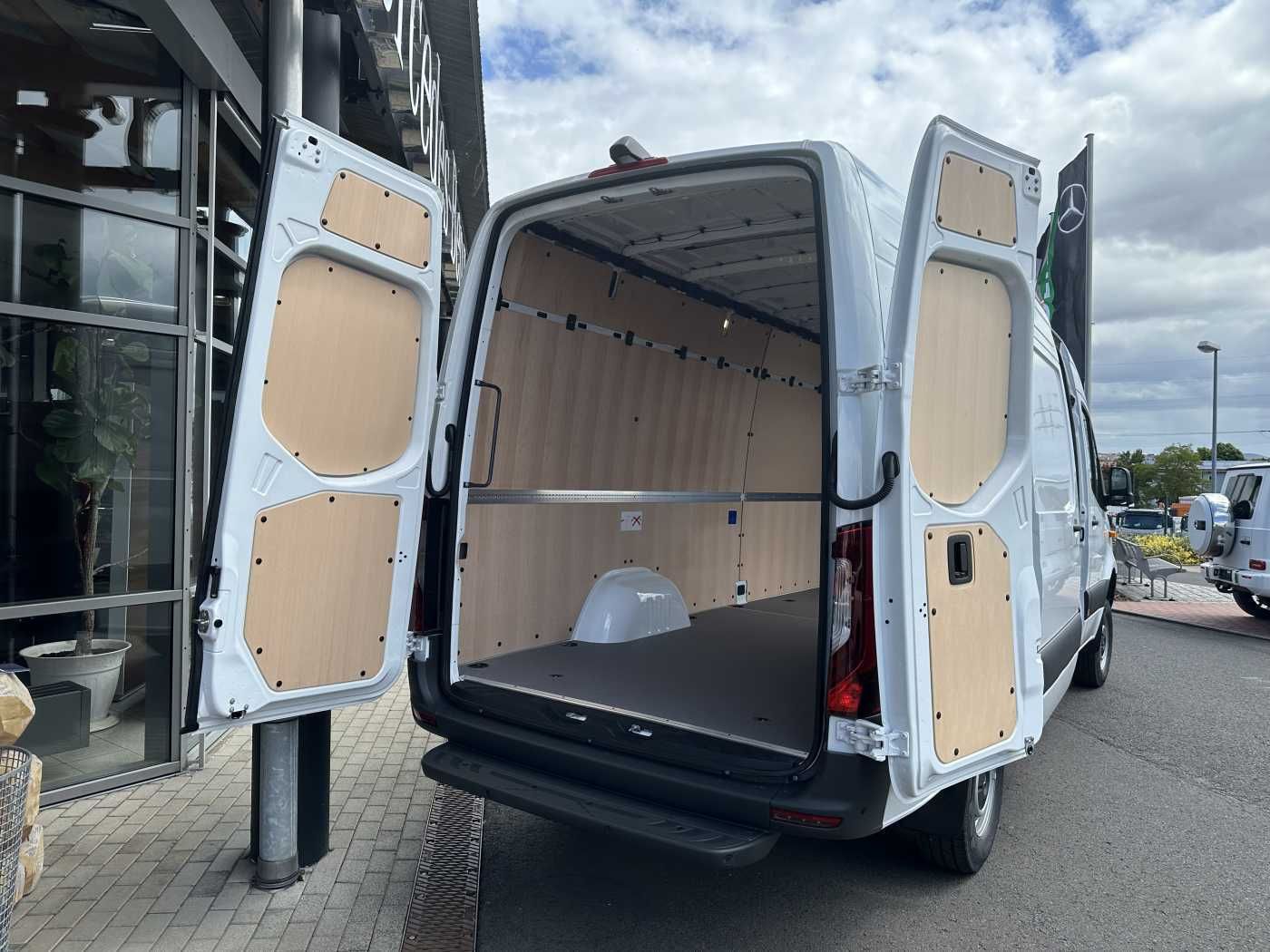 Fahrzeugabbildung Mercedes-Benz Sprinter 319 CDI 4x4 4325 Kamera LED SHZ MBUX