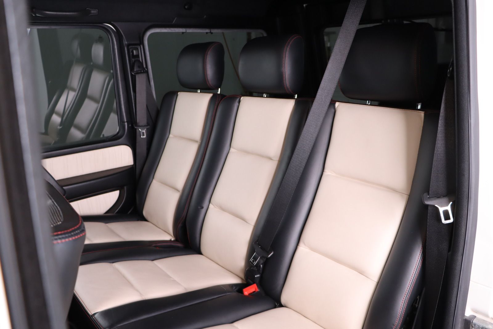 Fahrzeugabbildung Mercedes-Benz G 350 BlueTEC DESIGNO DIS * H&K 4x Sitzhzg. Navi