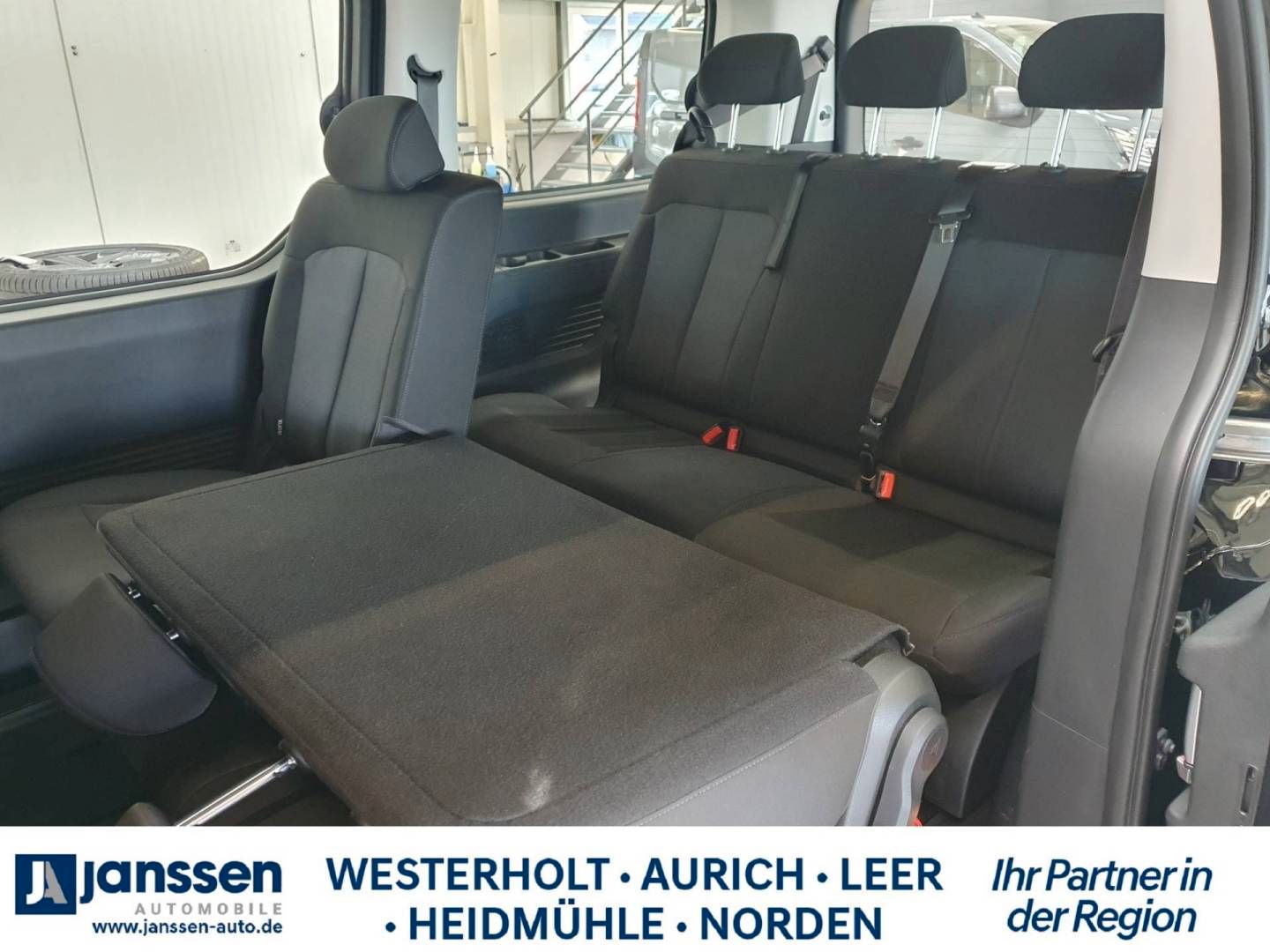 Fahrzeugabbildung Hyundai STARIA 9-Sitzer (MJ23) 2.2 CRDi 8 A/T 2WD (177PS