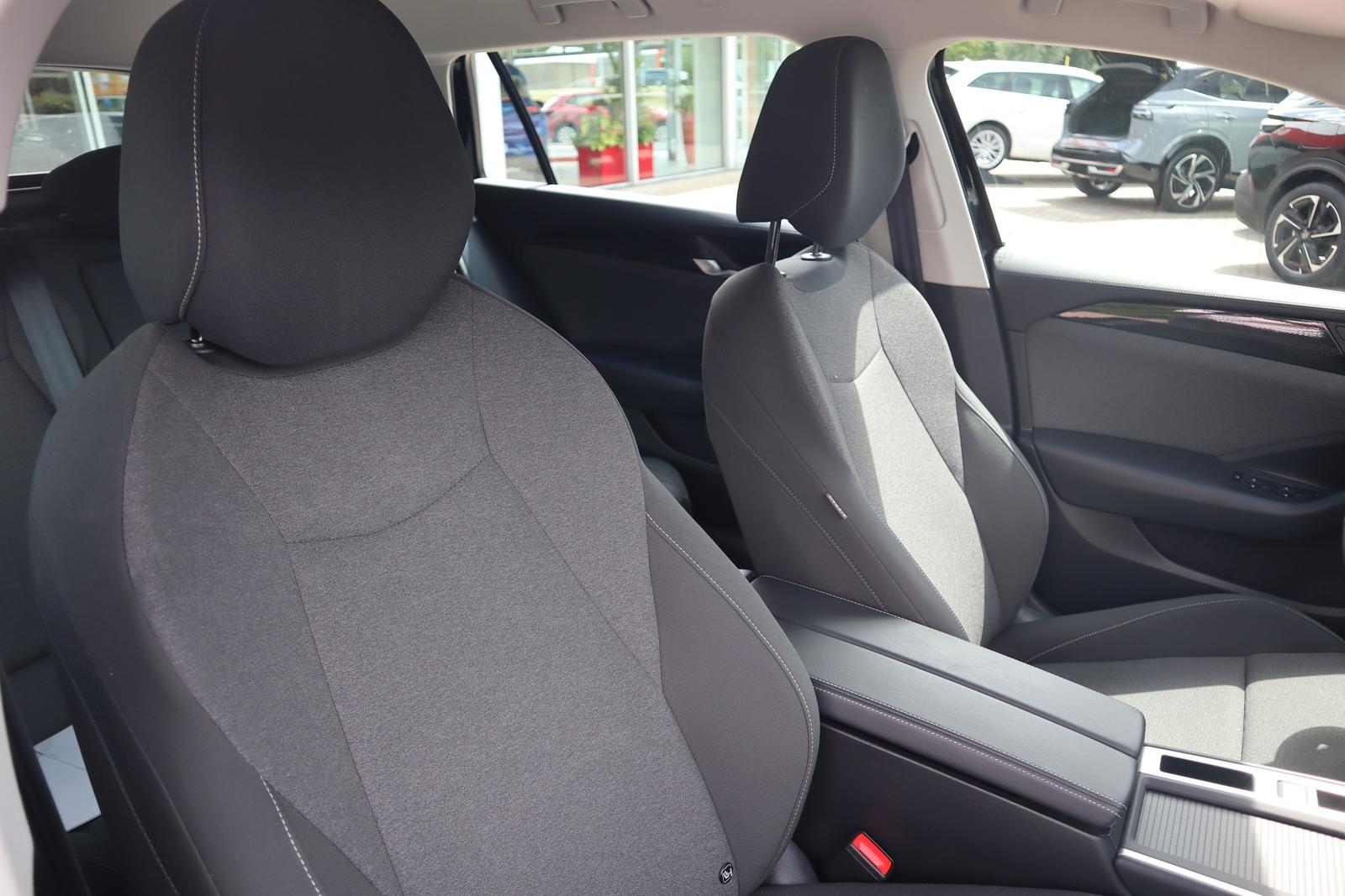 Volkswagen Passat 1.5 eTSI DSG LED ACC Sitzheizung, миниатюра 30