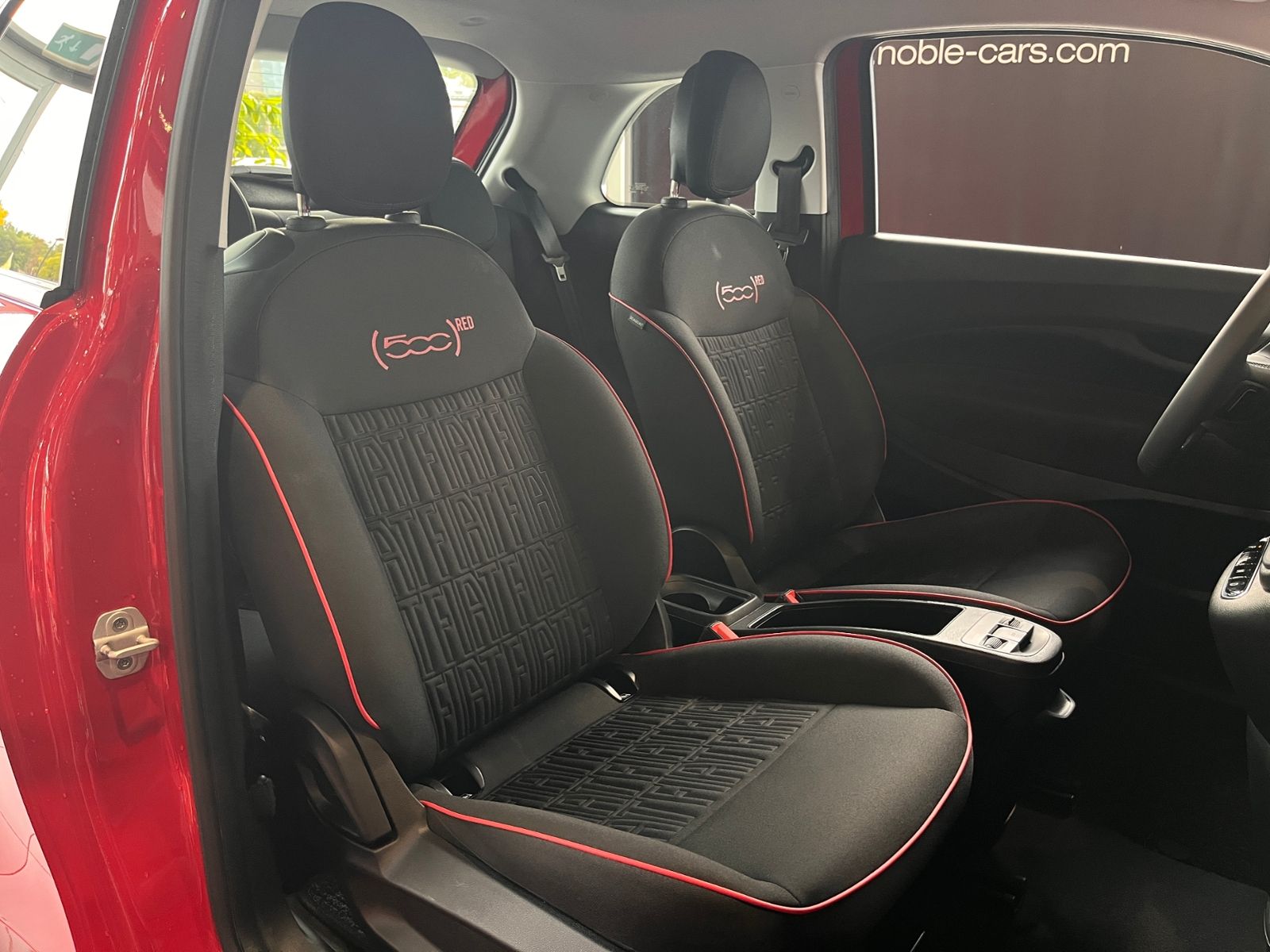 Fahrzeugabbildung Fiat 500e  42 kWh Akku Red NAVI KLIMA