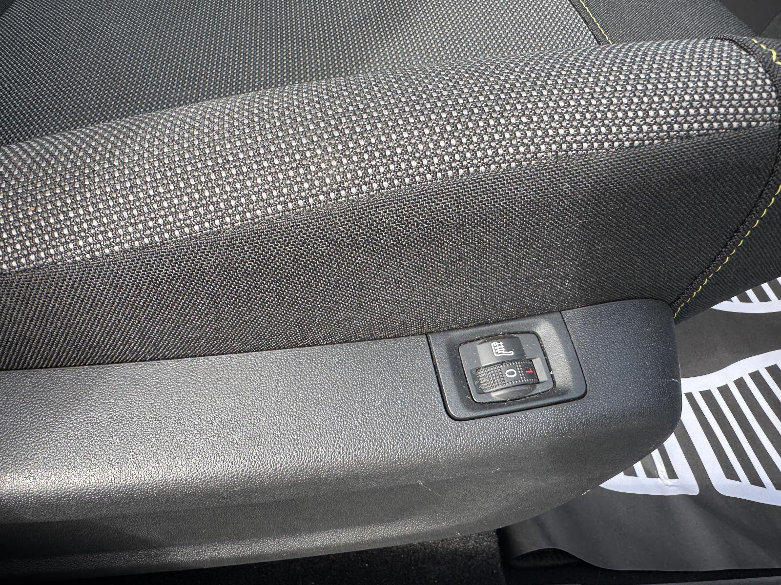 Citroën C3 Shine 1 Hand AC PDC TÜV-Inspektion NEU