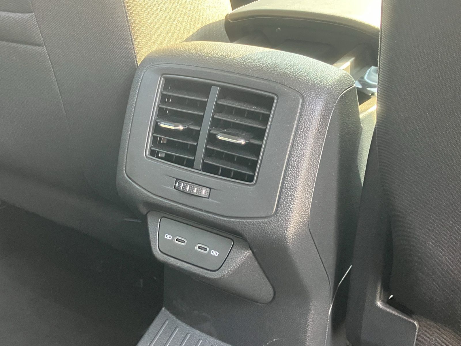 Volkswagen T-Roc - Bild 16