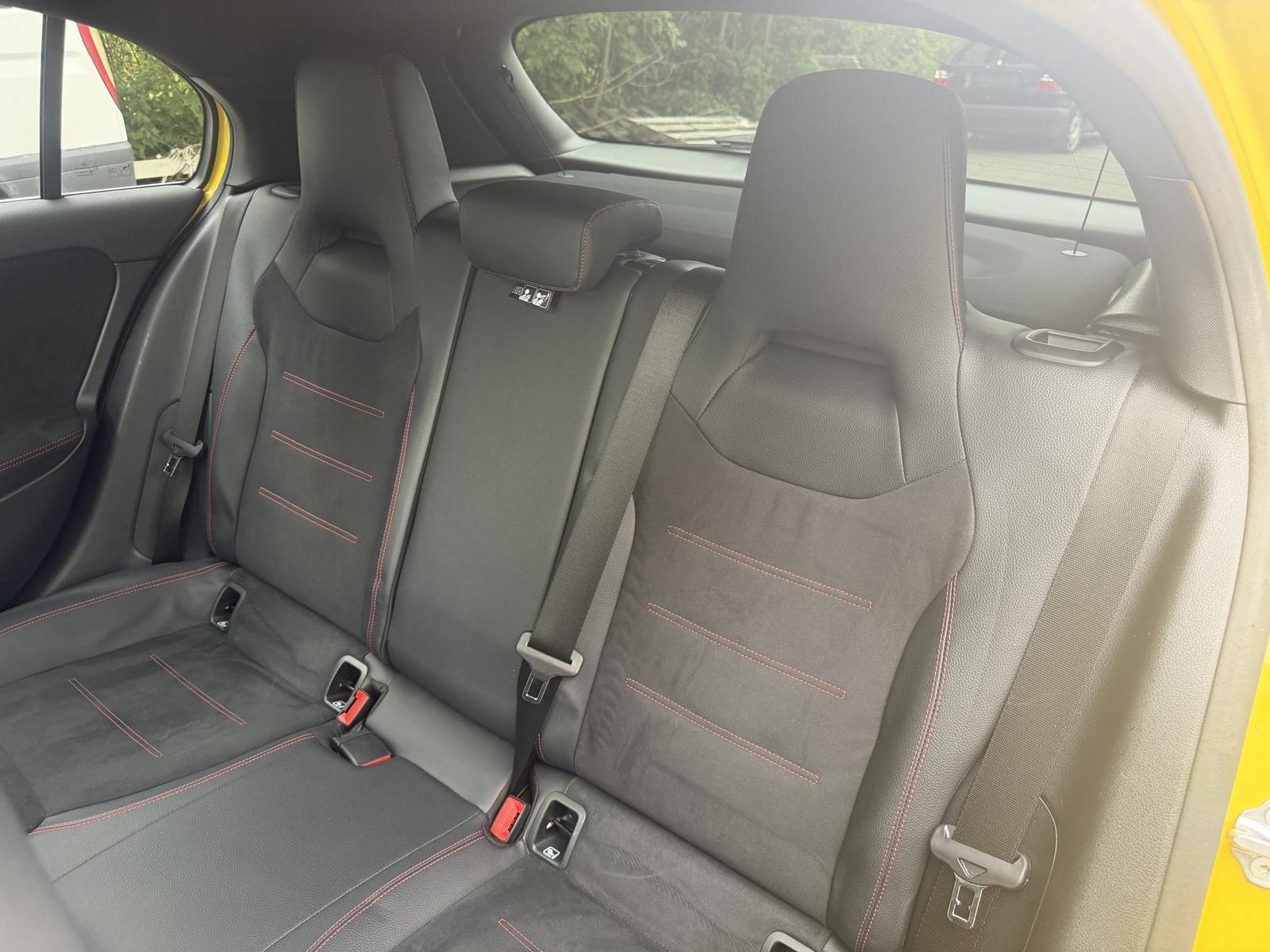 Mercedes-Benz A 250 e AMG LED MBUX Distronic Pano Kamera-360°