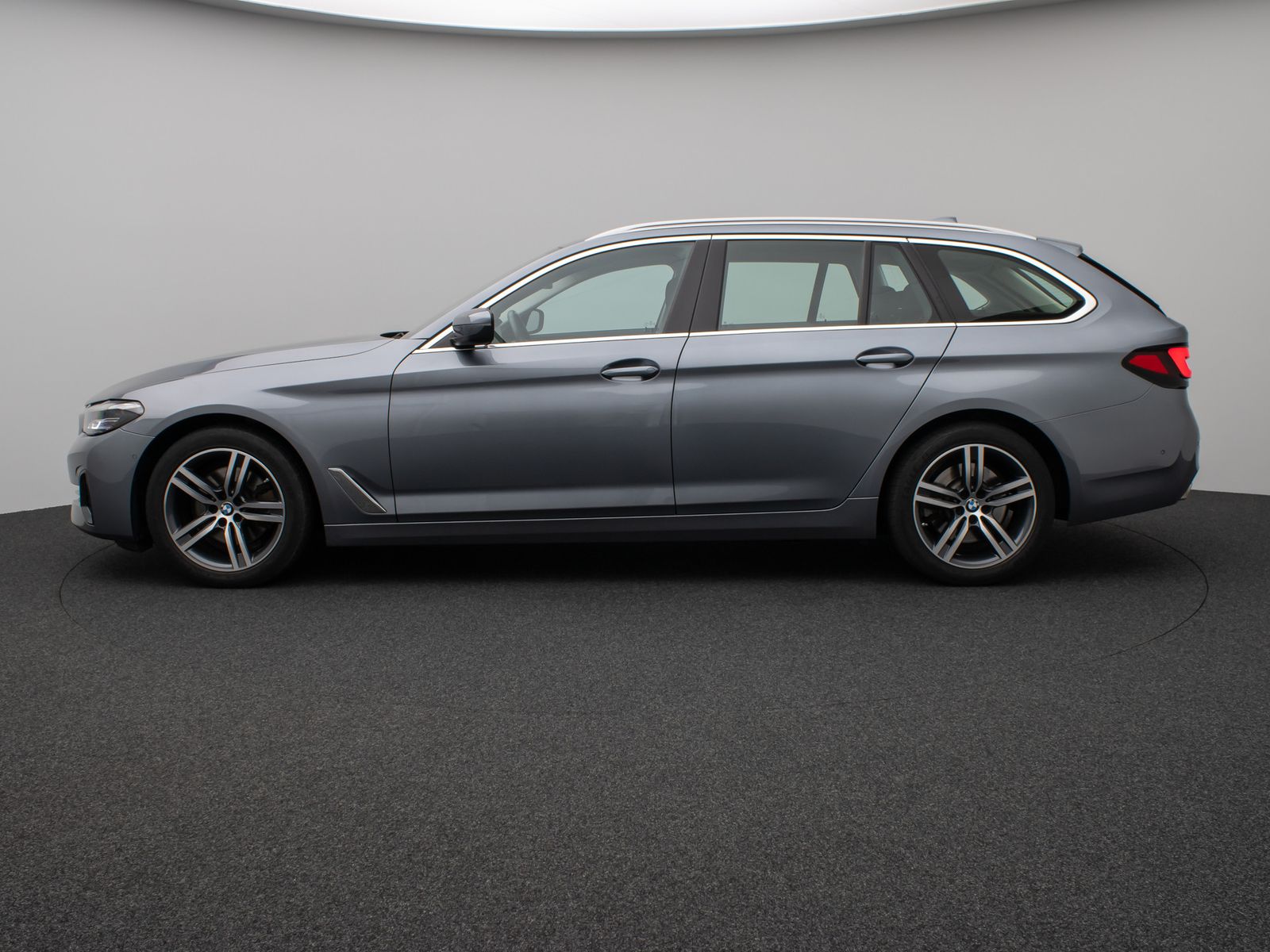 Fahrzeugabbildung BMW 520d Kamera HiFi HUD DAB WLAN Komfort Alarm AHK