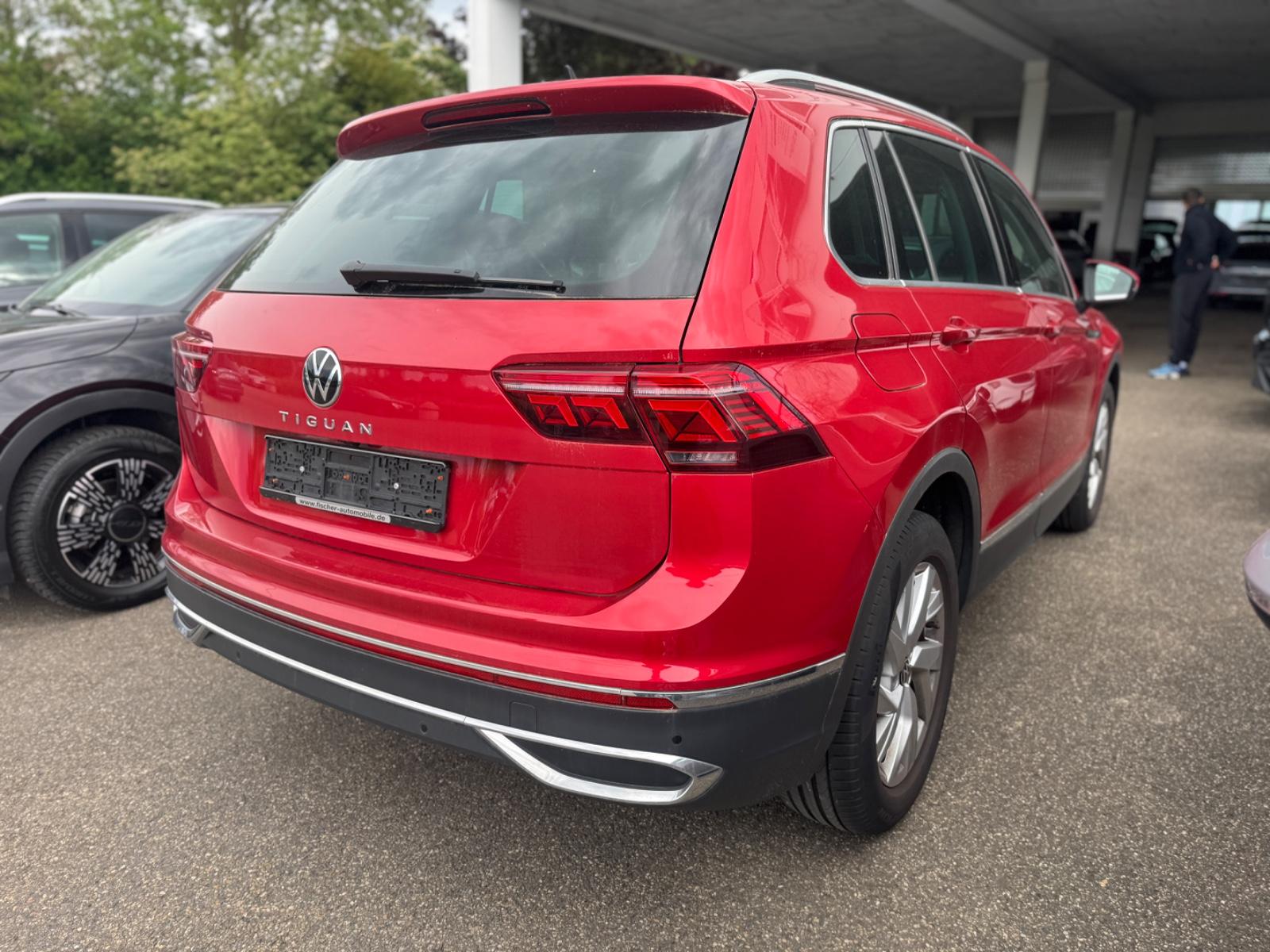 Volkswagen Tiguan 2.0 TDI Elegance Navi Matrix Pano ACC AHK