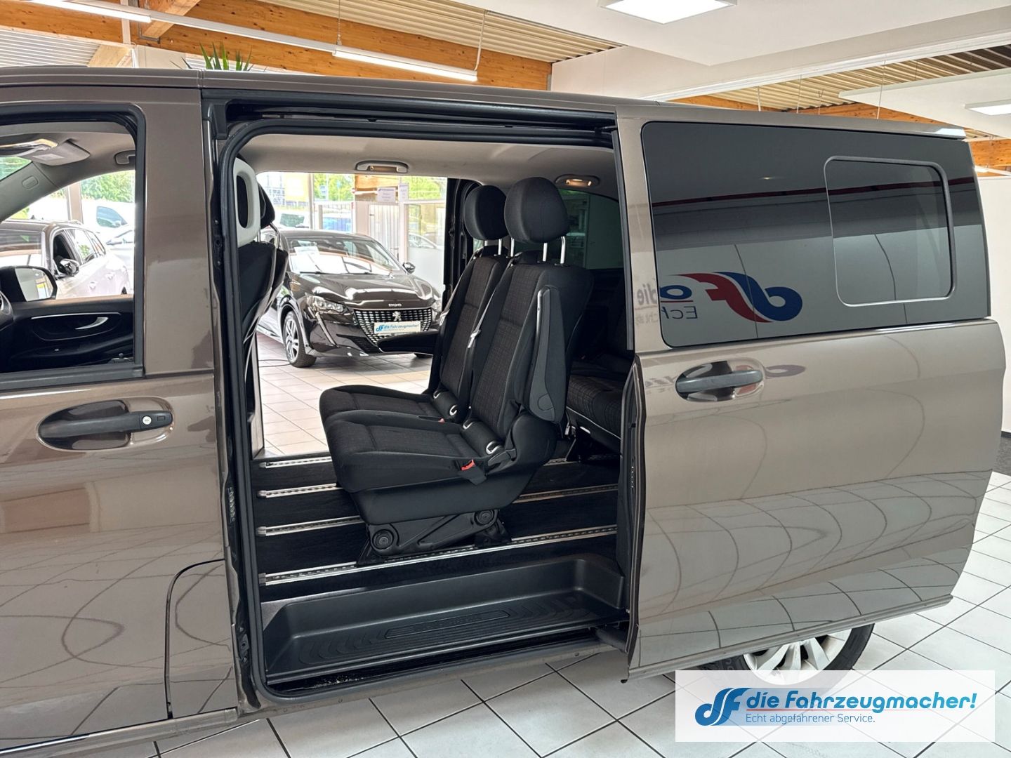 Fahrzeugabbildung Mercedes-Benz Vito Tourer 116 CDI BT kompakt BlueTEC *EXPORT