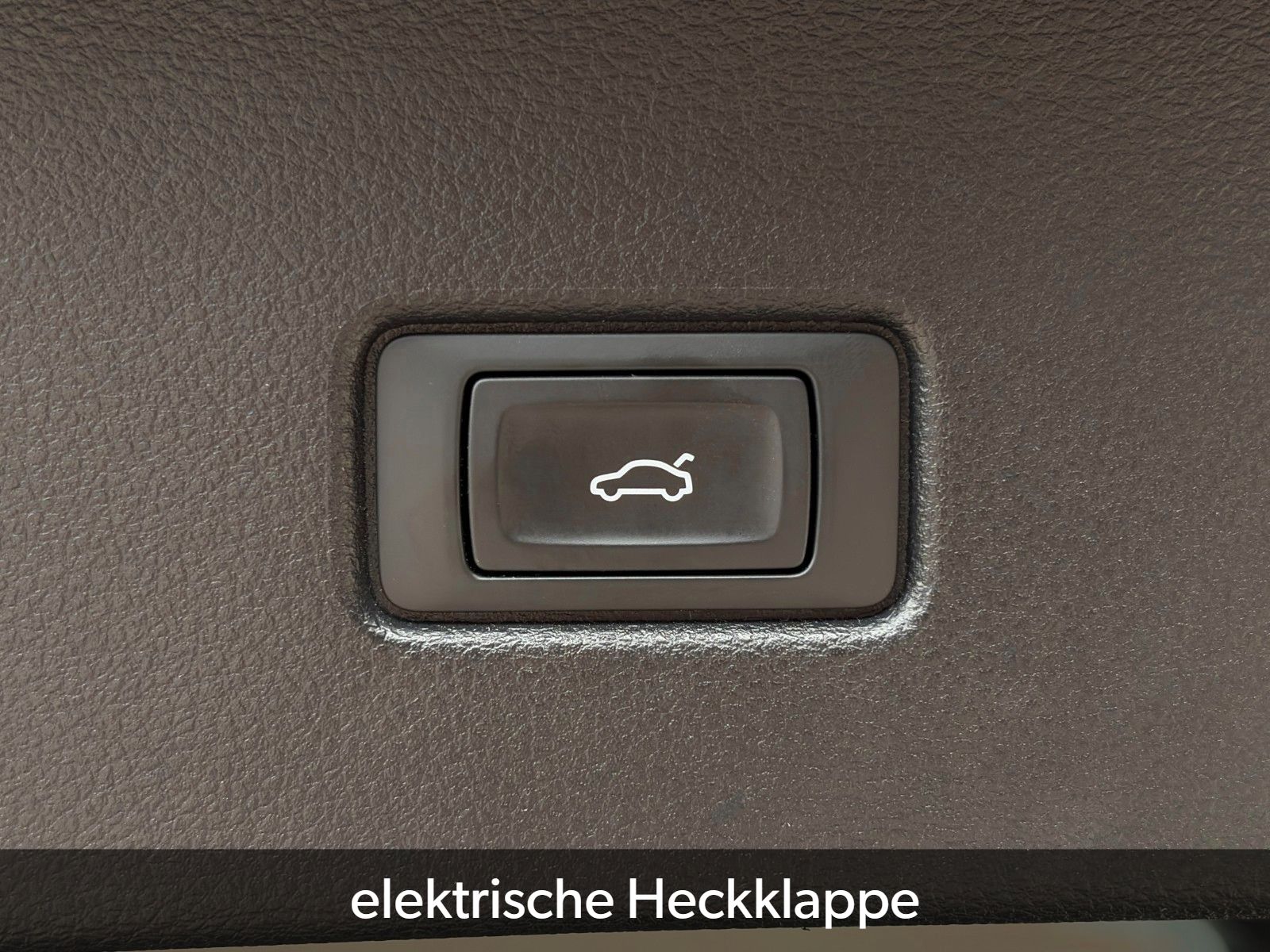 Fahrzeugabbildung Audi Q5 Sportback 40 TFSI quattro advan. AHK Matrix