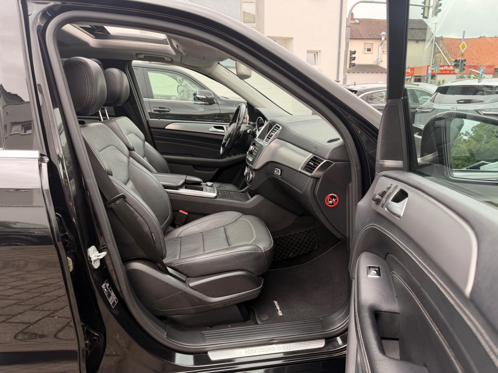 Mercedes-Benz ML 350 ML BlueTec 4Matic AMG*Pano.*AHK*
