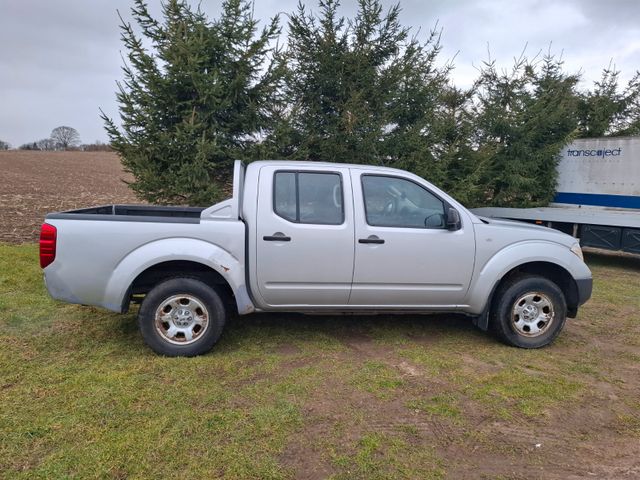 Nissan Navara Pickup Double Cab XE 4X4 Tüv 5-25 KLIMA