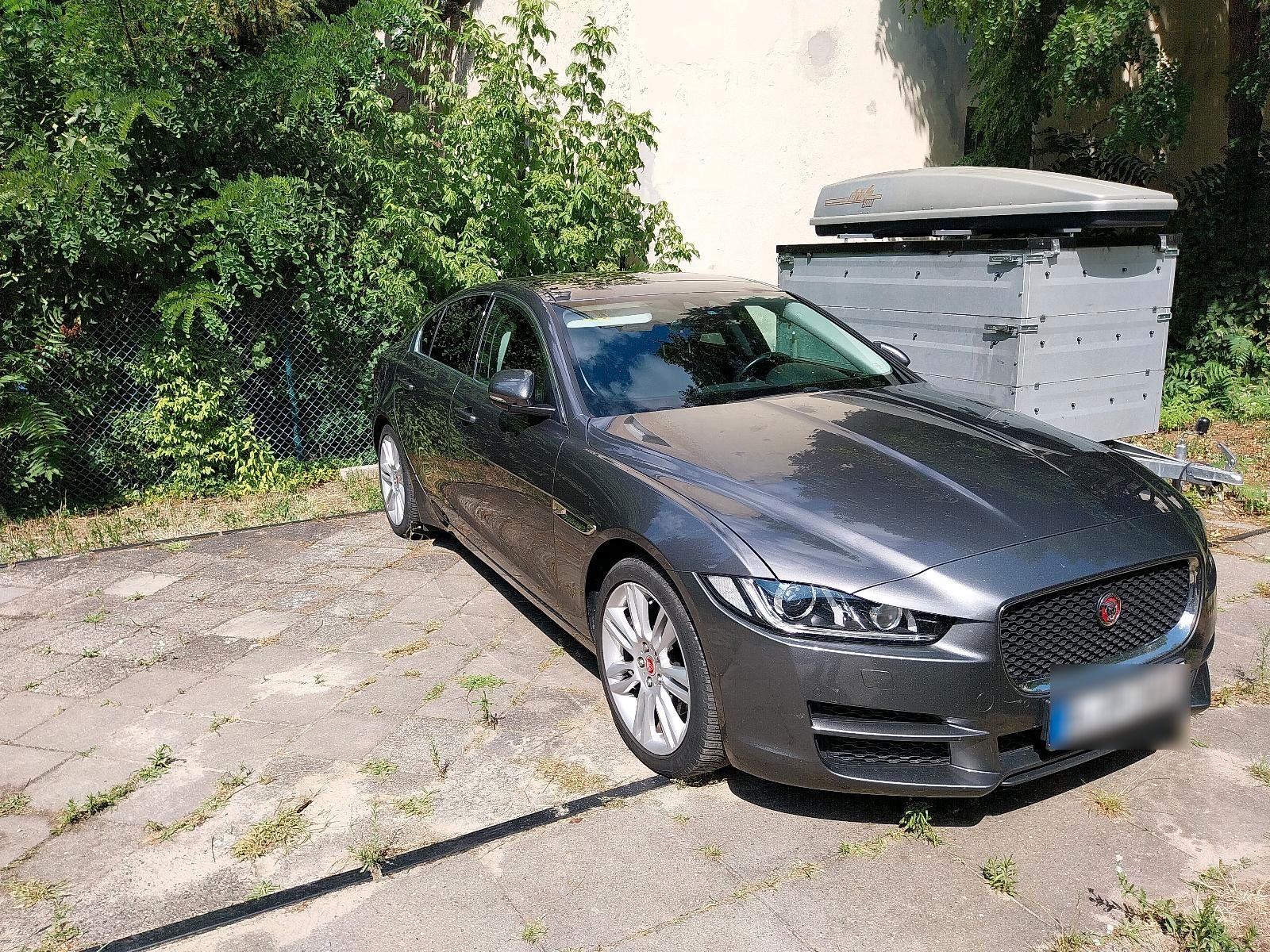 Jaguar XE