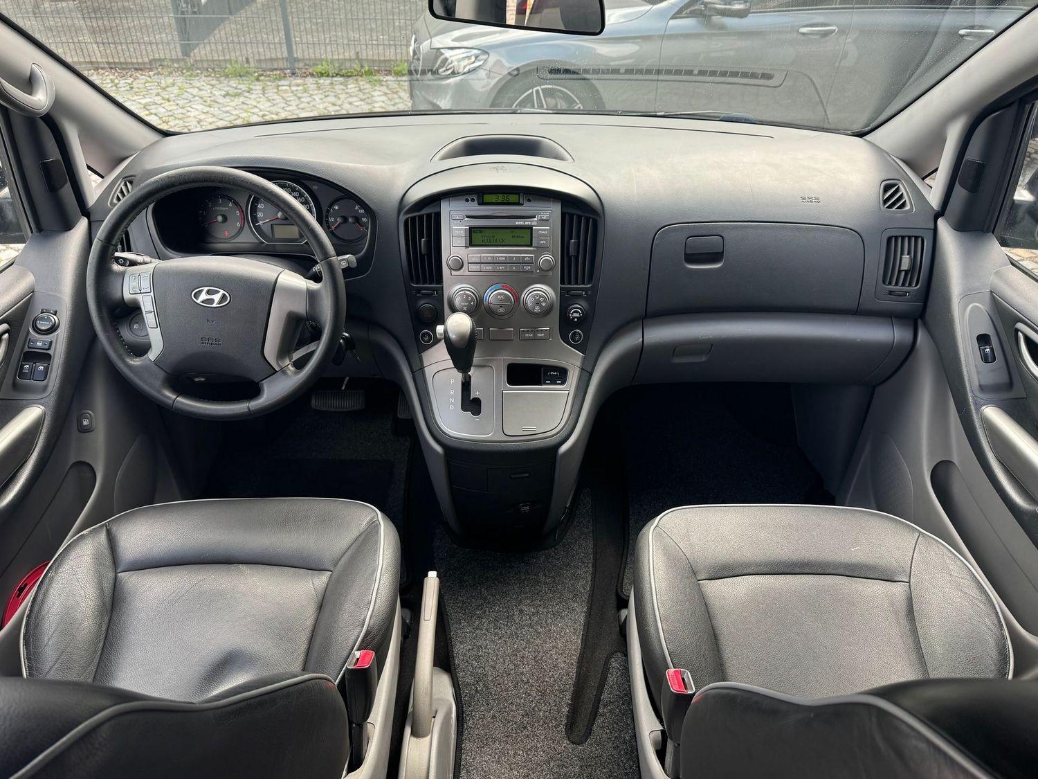 Hyundai H-1 Travel Comfort Leder SHZ AHK Standh. 8Sitze