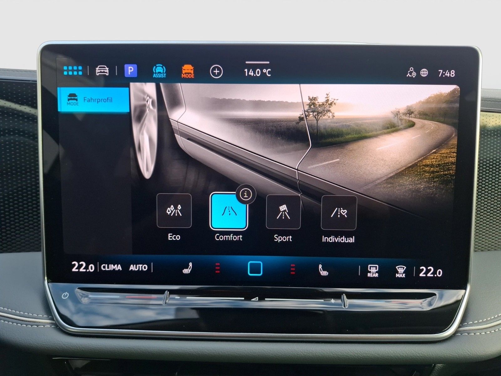 Fahrzeugabbildung Volkswagen Passat Variant eTSI Business DSG LED Navi AID AC