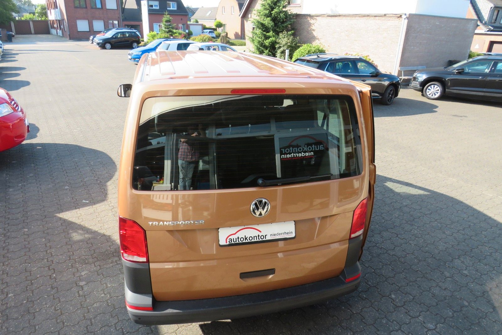 Fahrzeugabbildung Volkswagen T6.1 Kombi TDI 9SITZE GRA PDC APP-CONNECT SITZH.