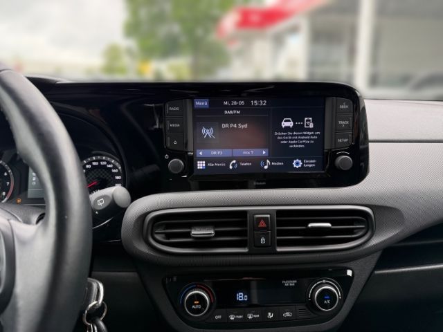 Fahrzeugabbildung Hyundai i10 Advanced 1.0 +KLIMA+SHZ+RFK+CARPLAY+TEMPOMAT