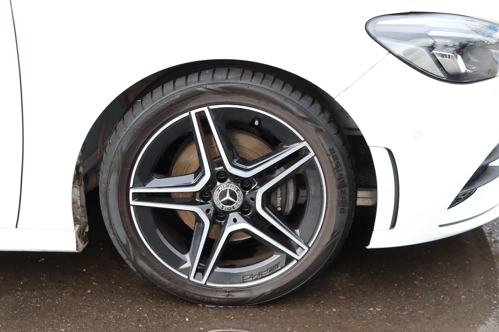 Fahrzeugabbildung Mercedes-Benz B 200 AMG Line * Navigation * Alcantara