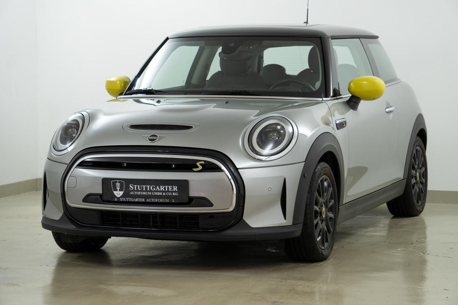 MINI Cooper SE Classic Trim Pano Kamera imagem 3