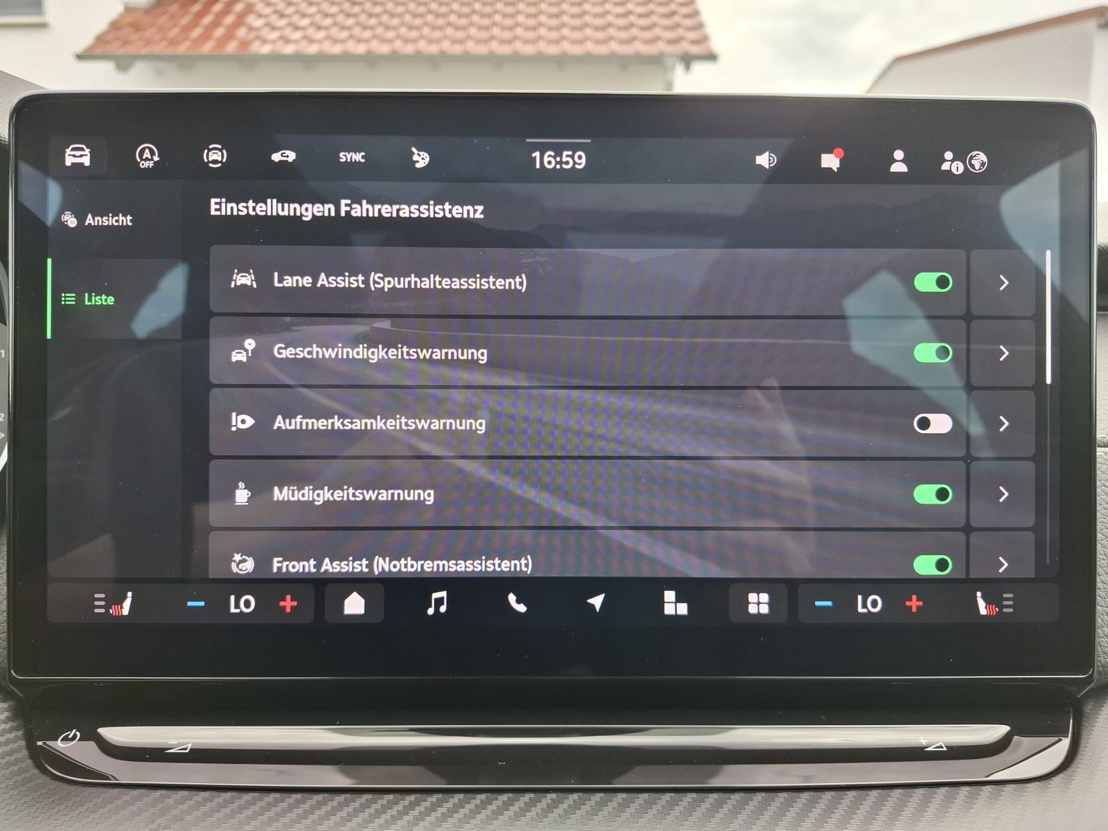 Fahrzeugabbildung SKODA Octavia 1.5 DSG Sportline PANO*MATRIX*AHK*5J.GAR
