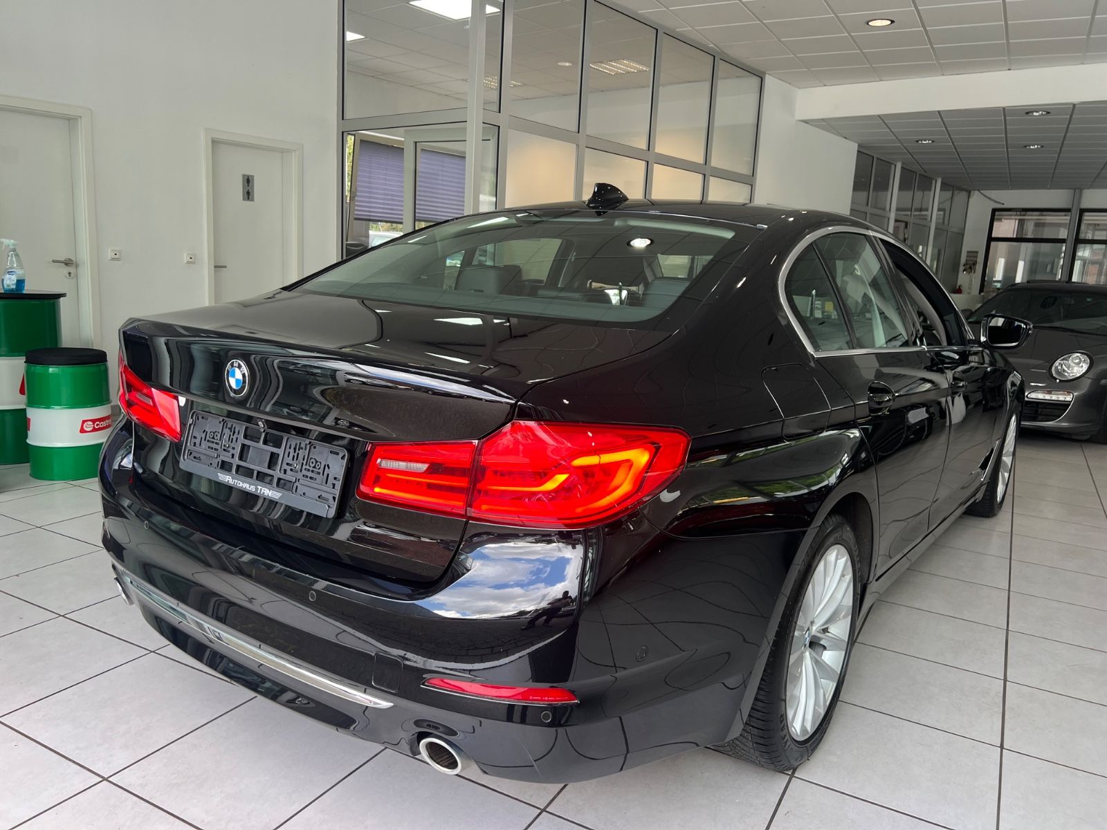 Fahrzeugabbildung BMW 520 d Lim. Luxury Line
