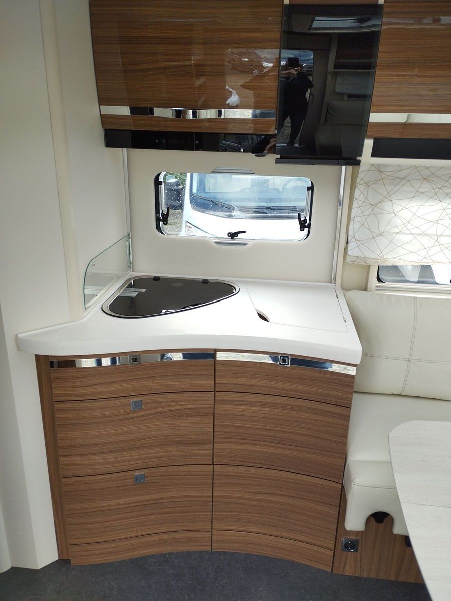 Fahrzeugabbildung Eura Mobil Contura CT 766 EF Luminary Paket, Markise