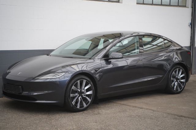 Tesla Model 3 Long Range AWD  *Highland*19-Zoll*