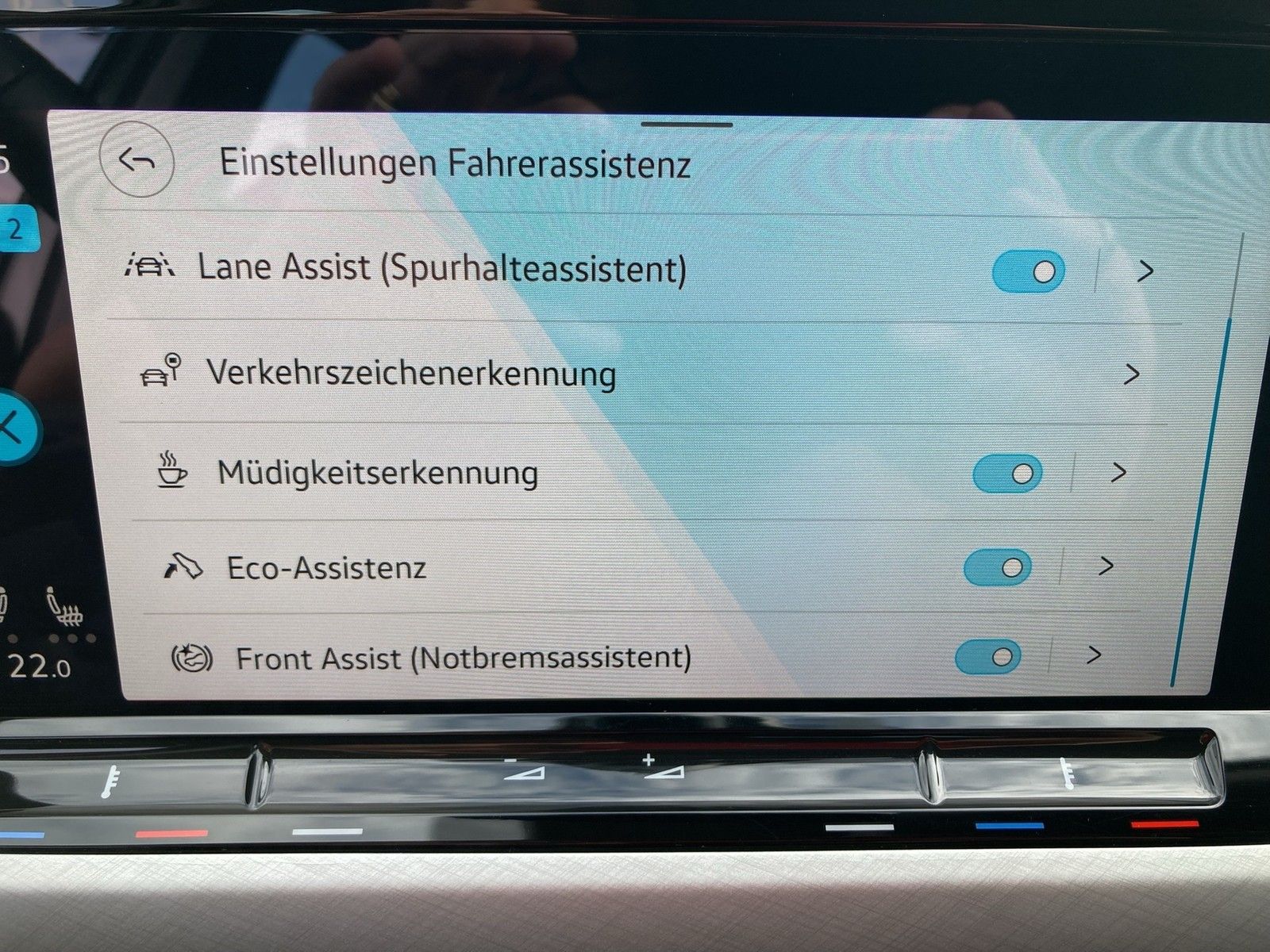 Fahrzeugabbildung Volkswagen Golf VIII Variant TSI Life LED Navi AID ACC PDC