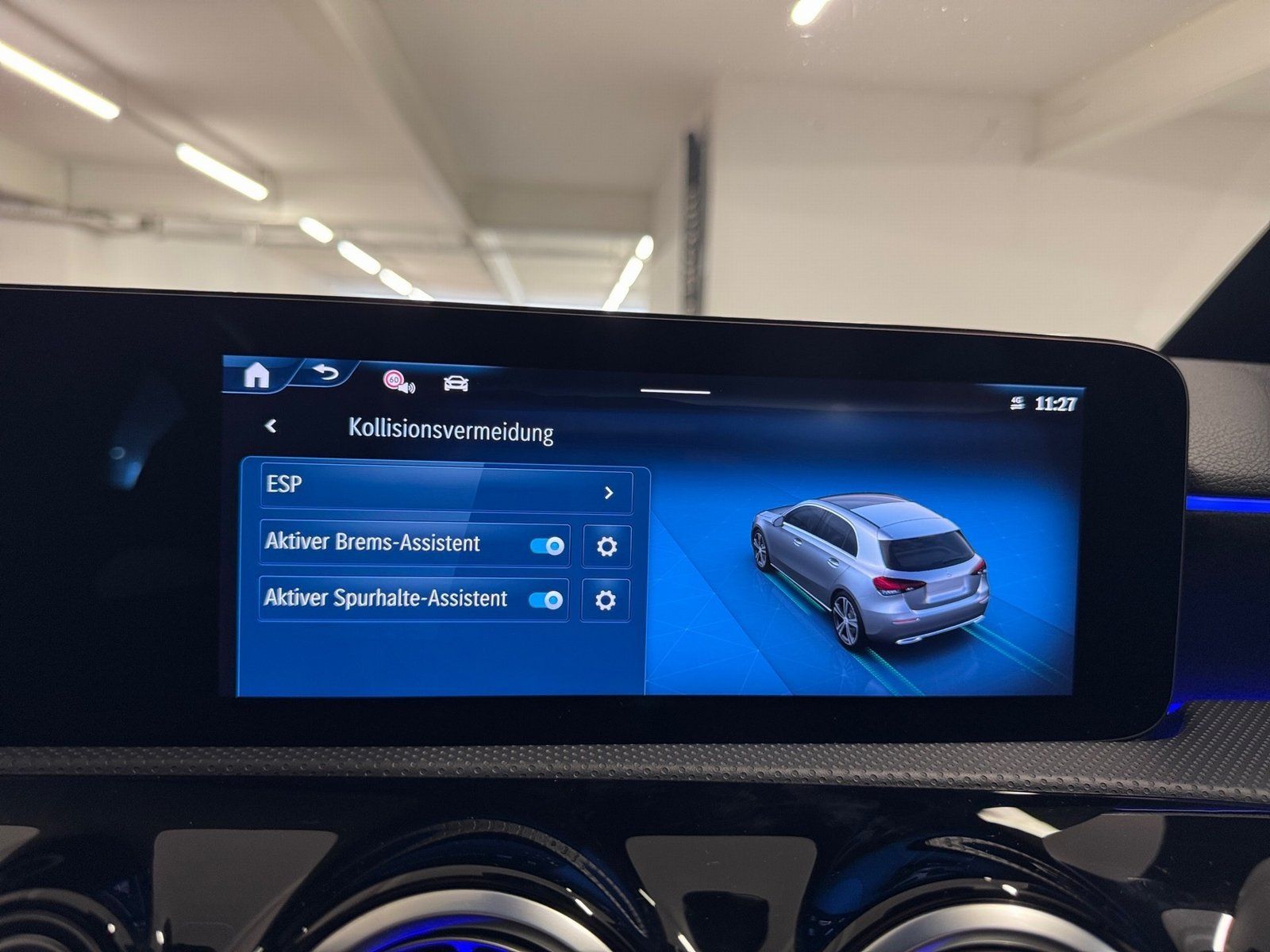 Fahrzeugabbildung Mercedes-Benz A 200 AMG*Pano*Kamera*LED*CarPlay*Ambiente*K-GO*
