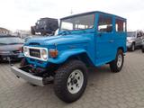 Toyota Land Cruiser BJ 40 idroguida - blaue Toyota Land Cruiser