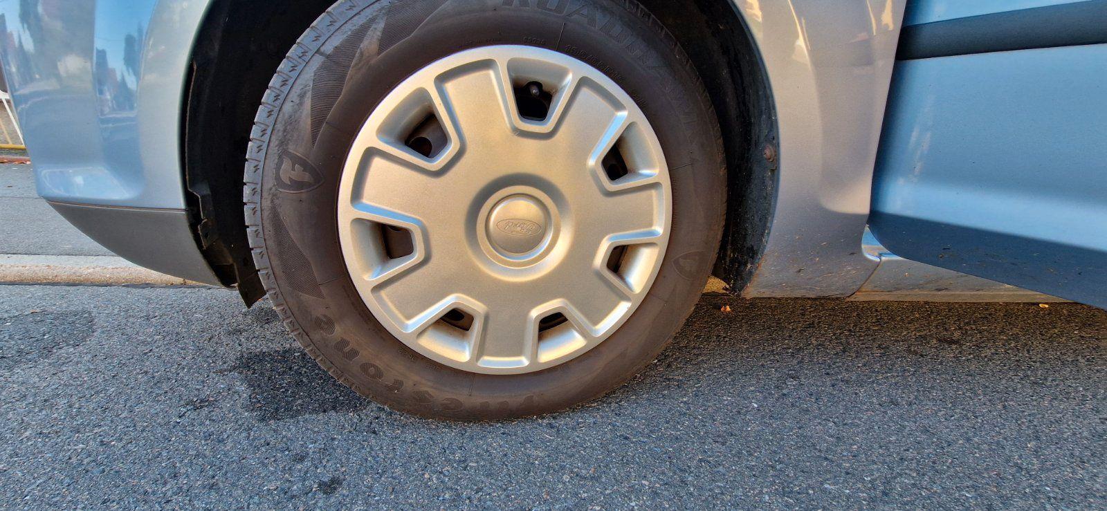 Ford Focus 2006 — photo 8