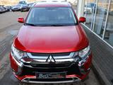 Mitsubishi Outlander PHEV Basis 4WD SHZ RFK PDC - rote Mitsubishi Outlander