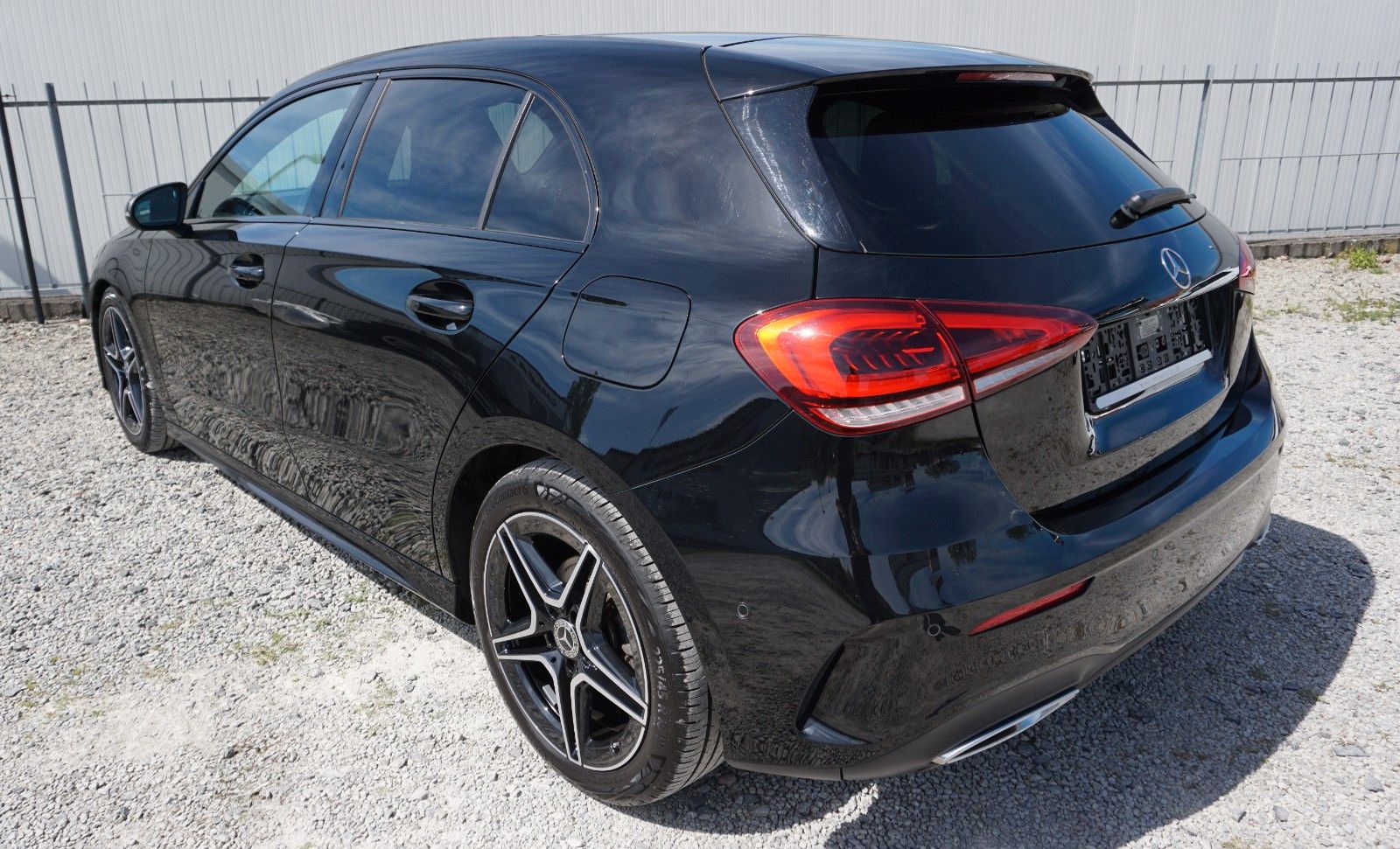 Fahrzeugabbildung Mercedes-Benz A 200 AMG Line,Navi, Keyless,Night-Pak,Panorama