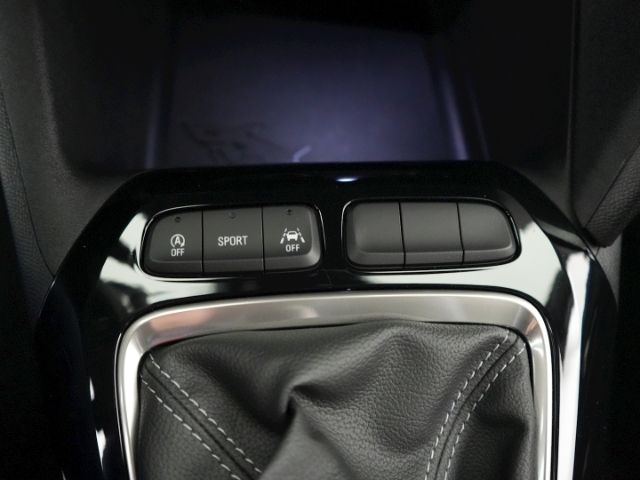 Corsa F FACELIFT YES+LED-LICHT+SITZHEIZUNG+LENKR