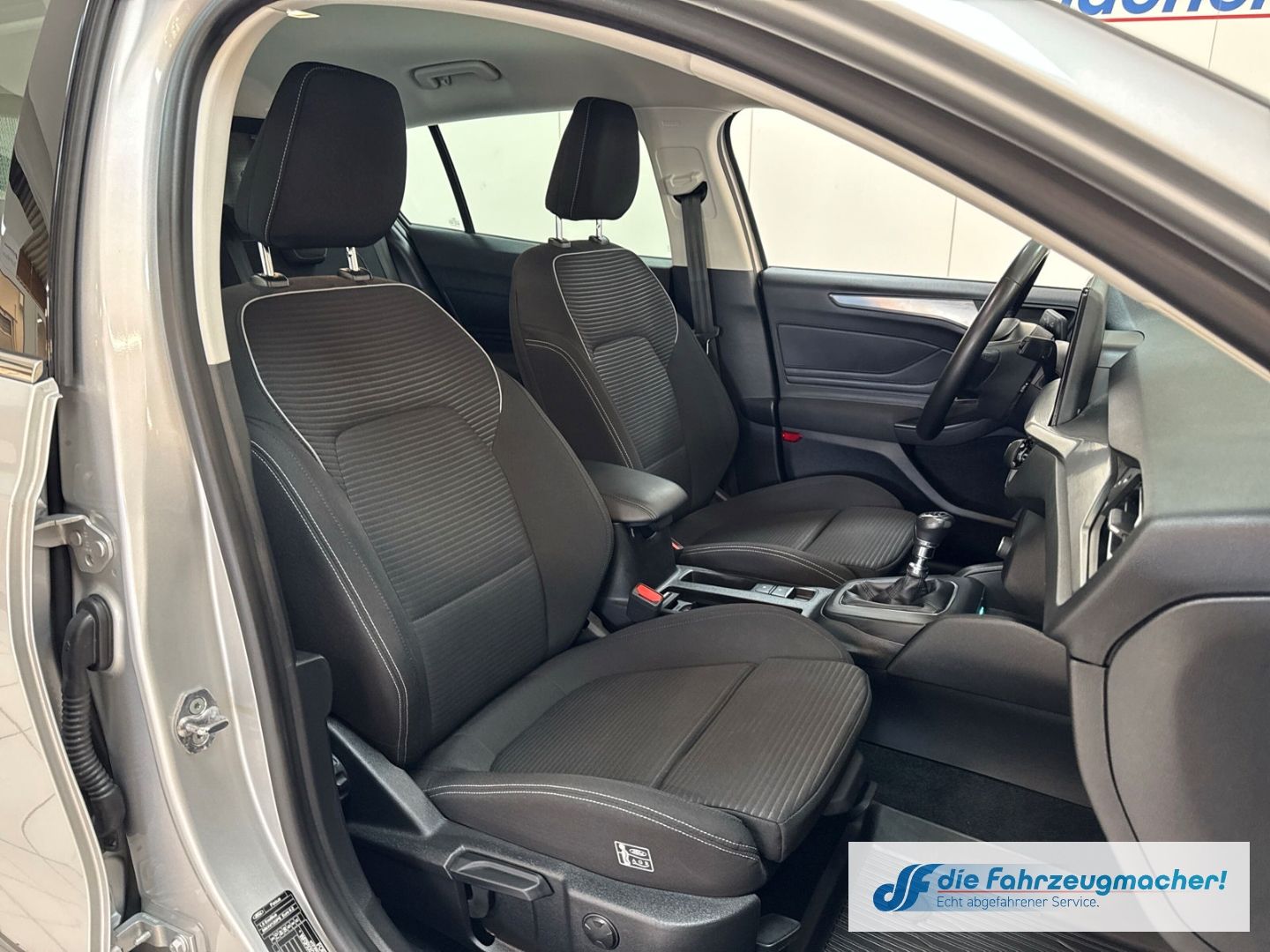Fahrzeugabbildung Ford Focus Turnier Titanium Navi LED ACC El. Heckklap