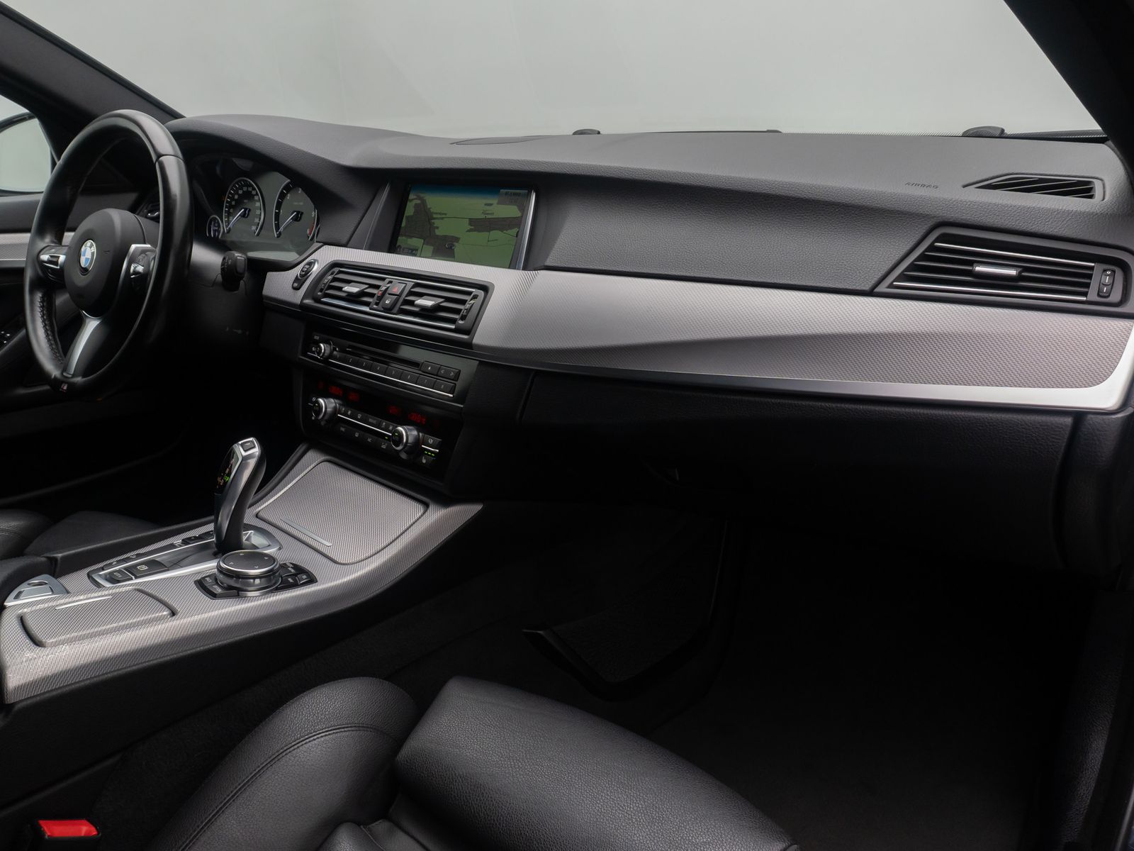 Fahrzeugabbildung BMW 525d xD M Sport Kamera HUD Alarm HiFi Komfort