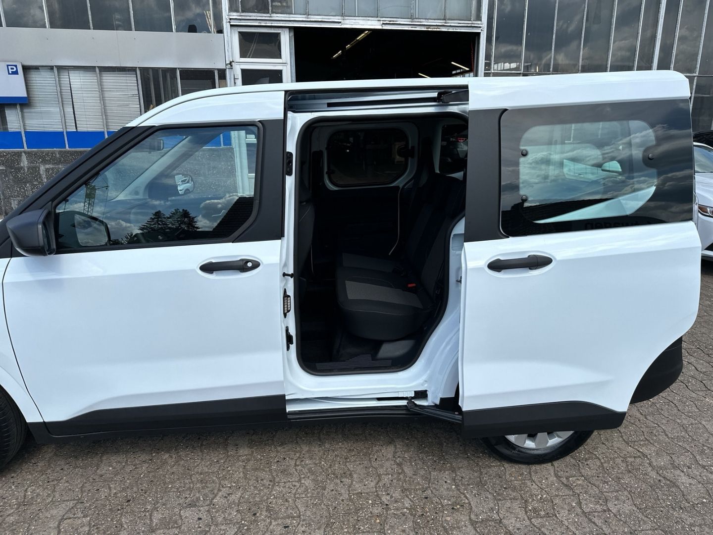 Ford Tourneo Courier - Bild 15