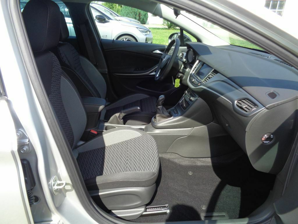 Fahrzeugabbildung Opel Astra 1.2 T S/S ST Edition+AGR+PDC+2ZonenKlima