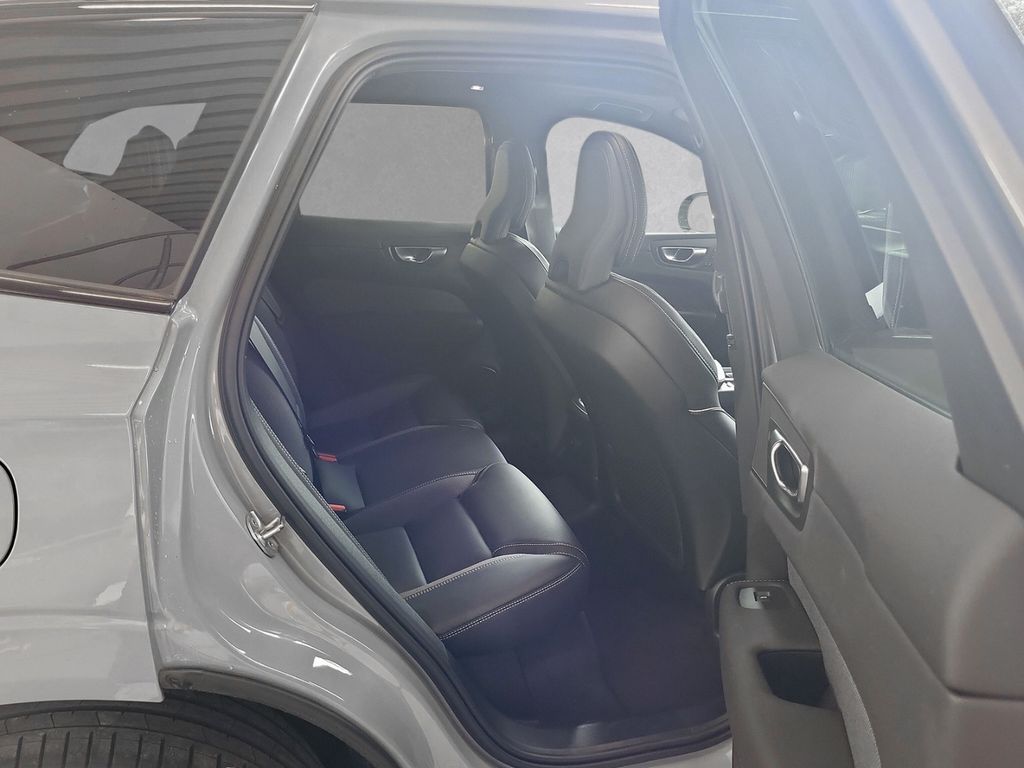 Volvo XC60 Plus Dark Recharge Plug-In Hybrid AWD T6 Tw