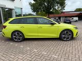 Skoda Octavia CombiRS Headup,Dsg,Pano,LED,Massage F+BF - Skoda: Grün