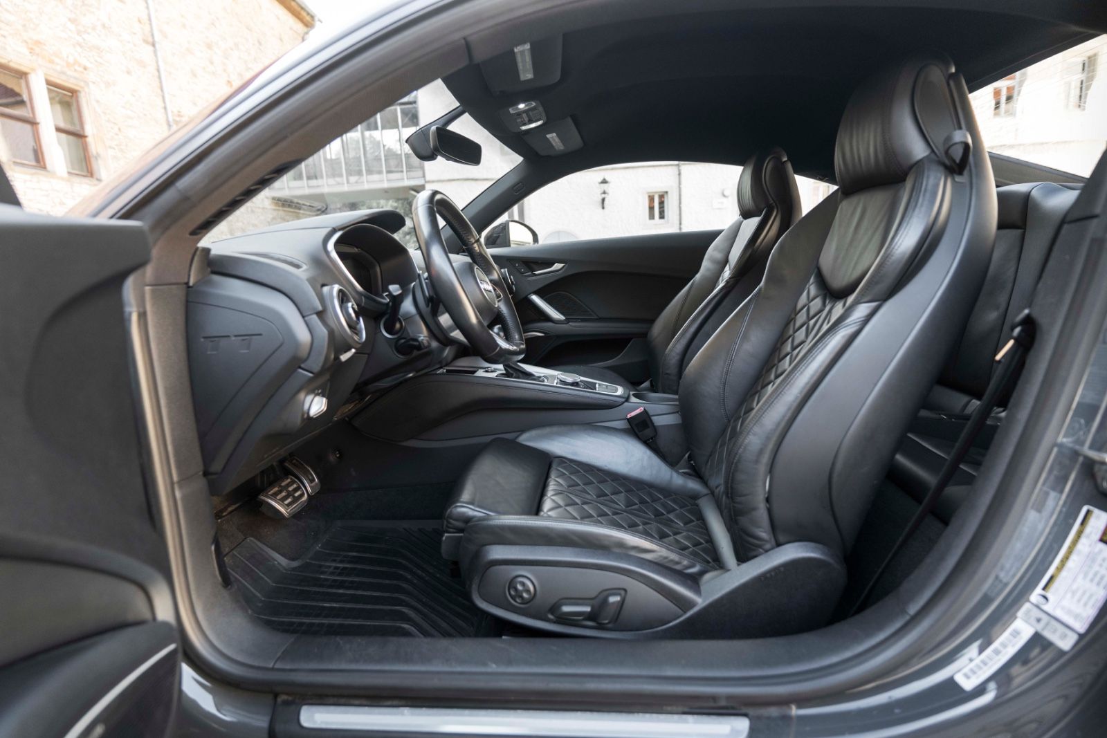 Fahrzeugabbildung Audi TT Coupe 2.0TFSI S-Tronic KAM B&O LED QUATTRO