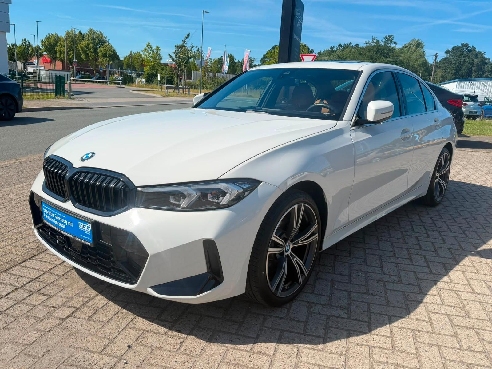BMW 330i xDrive Automatic M Paket Leder Navi LED