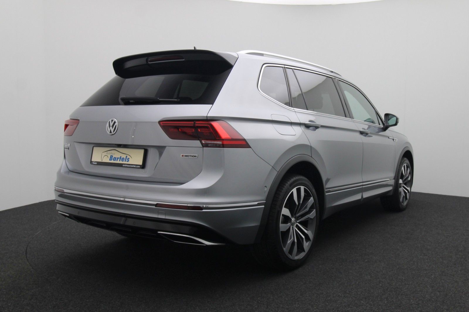 Fahrzeugabbildung Volkswagen Tiguan Allspace Highline 4M Leder R-Line 20"AHK