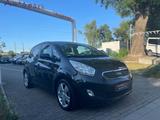 Kia Venga Black Collection*IHAND*PANORAMA*SHZ*PDC* - Kia Venga in München