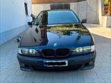 BMW E 39 523i - BMW 5 Series aus 1999