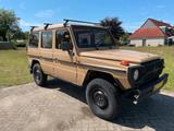 Mercedes-Benz 240GD Lang mit Flügeltüren