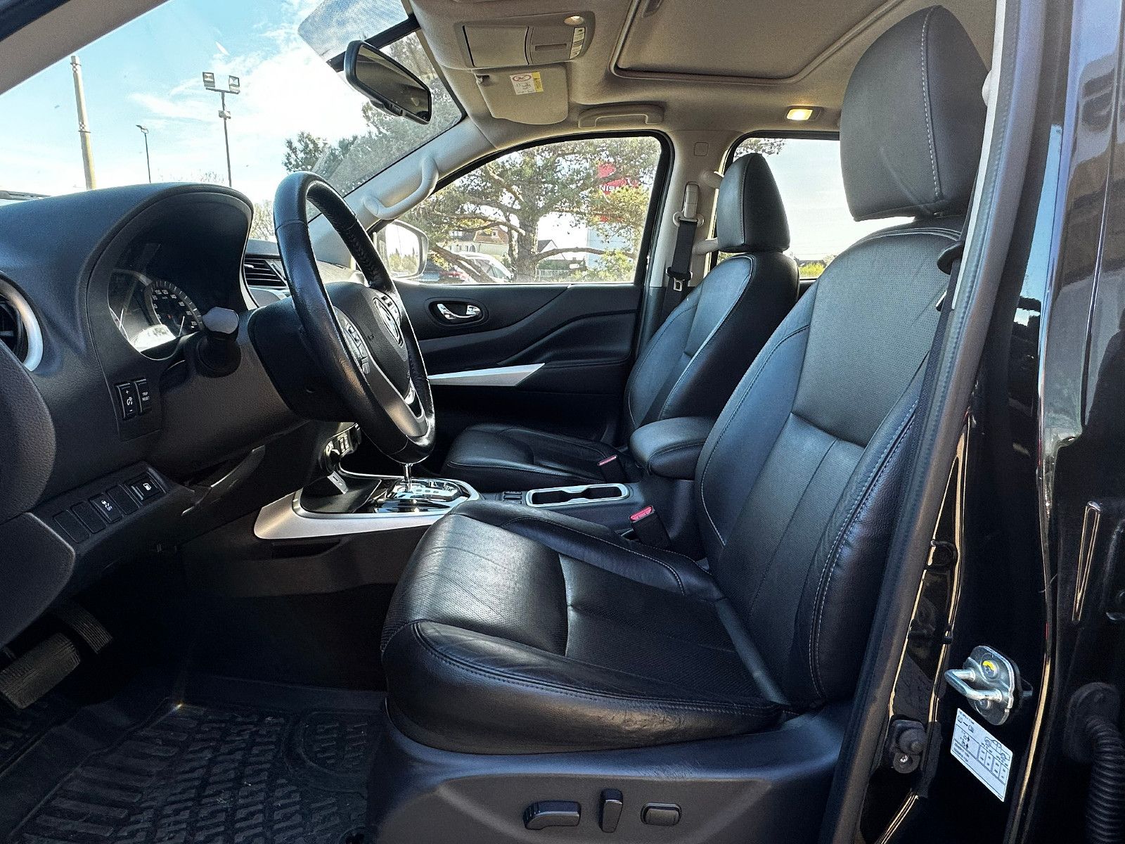 Fahrzeugabbildung Nissan Navara Tekna
