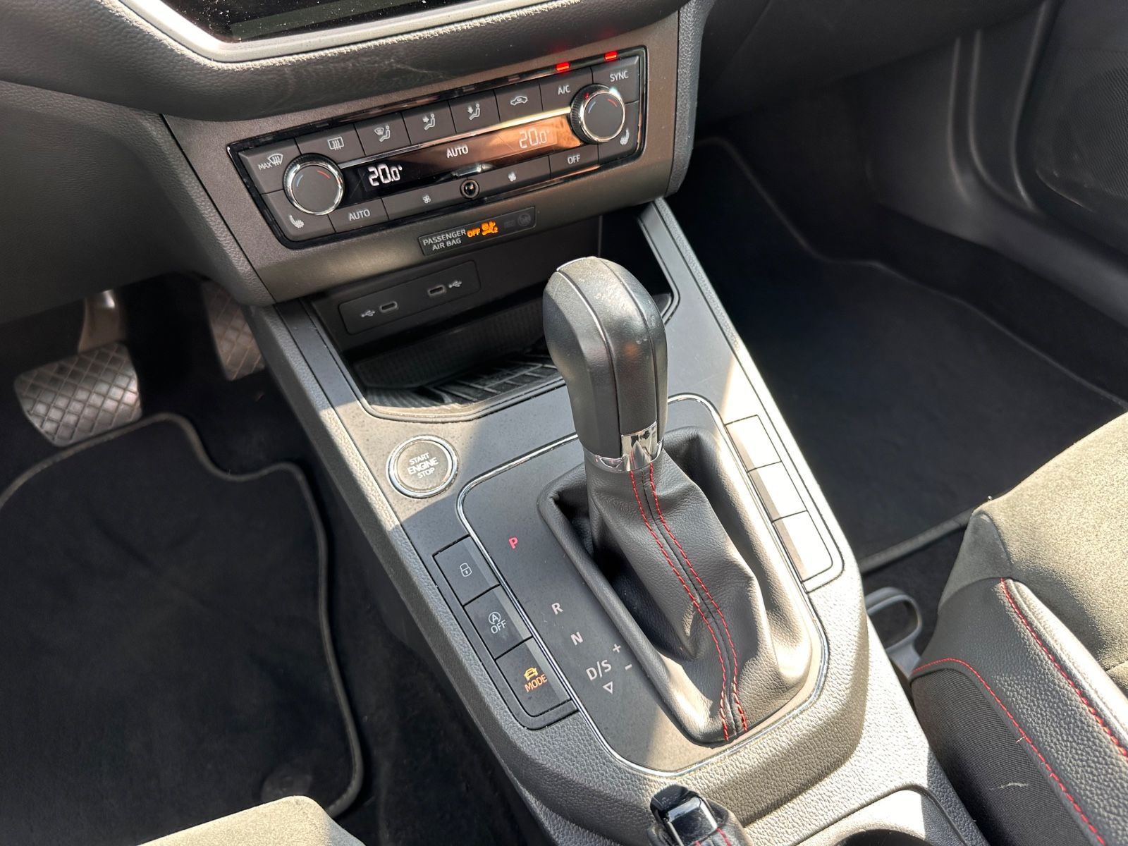 Fahrzeugabbildung SEAT Ibiza Black Edition 1.0 TSI DSG ACC/Navi/RFK/APP