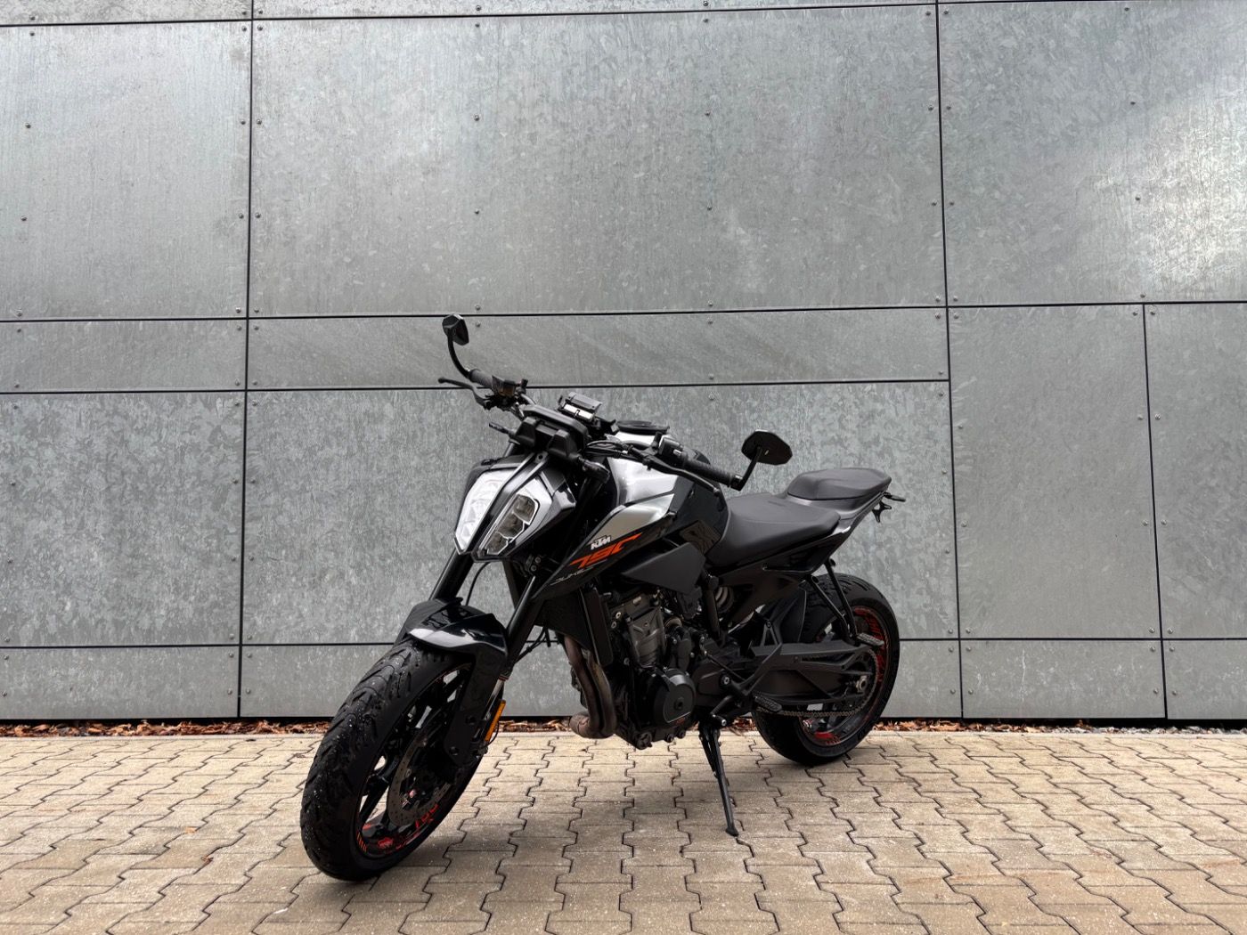 Fahrzeugabbildung KTM 790 Duke Akrapovic viel Zubehör