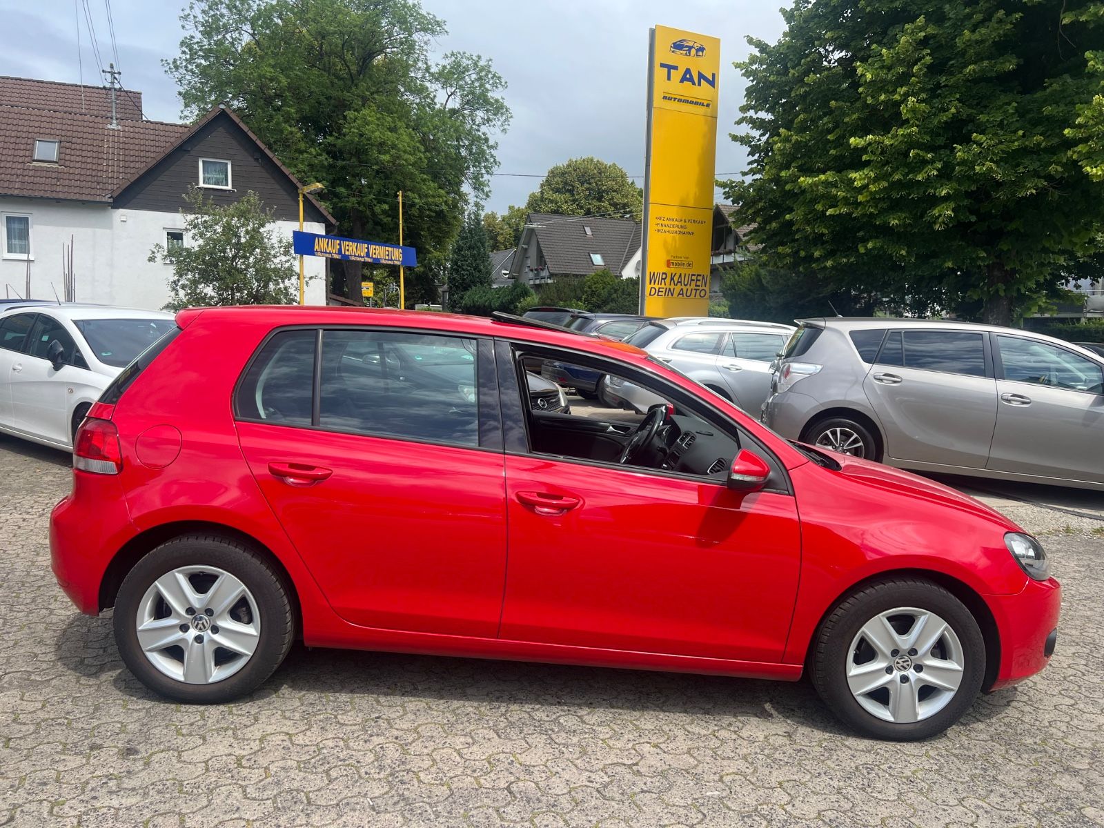 Fahrzeugabbildung Volkswagen Golf VI 1.6 Comfortline * SCHIEBEDACH *1.HAND*